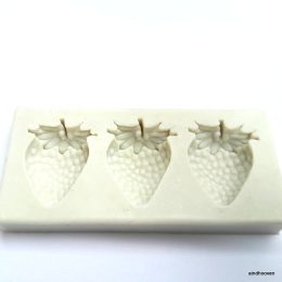 Silikoonvorm 3 maasikat